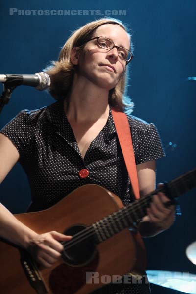 LAURA VEIRS - 2007-04-24 - PARIS - La Maroquinerie - 